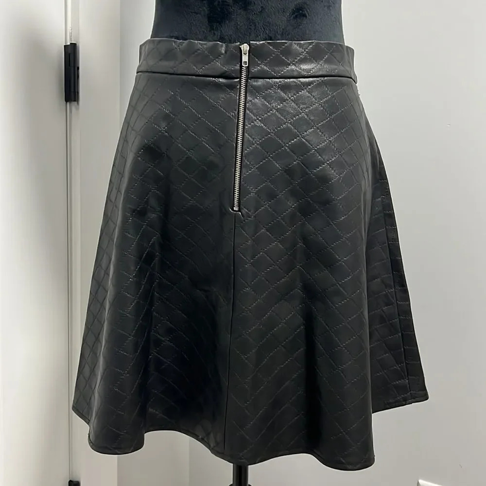 One Clothing || faux leather mini skirt size L - Picture 3 of 6